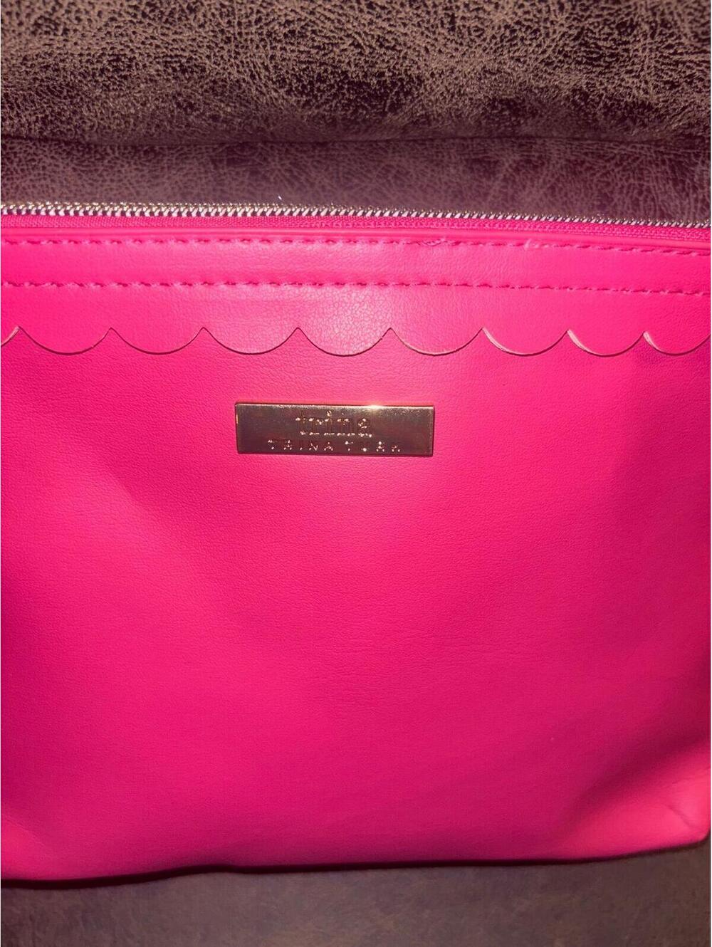 Trina Turk Hot Pink Scalloped Cosmetic Makeup Bag NWT Pouch - Picture 3 of 7